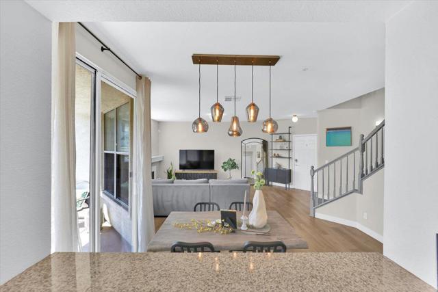 401 Baltic Circle,  CA: https://media.crmls.org/mediaz/1ff46ac9-85b7-4a32-b87a-d8d604223733.jpg