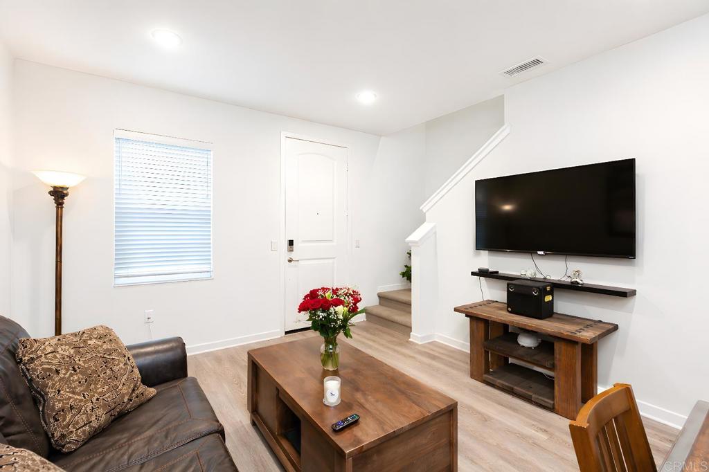 877 Blackstone Drive - photo 3