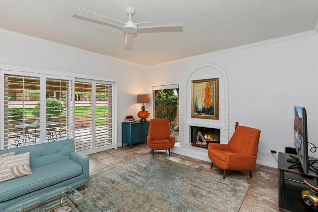 44509 Sorrento Court, Palm Desert CA: https://media.crmls.org/mediaz/1ff53603-1f30-4abb-9daf-432d8facd36f.jpg