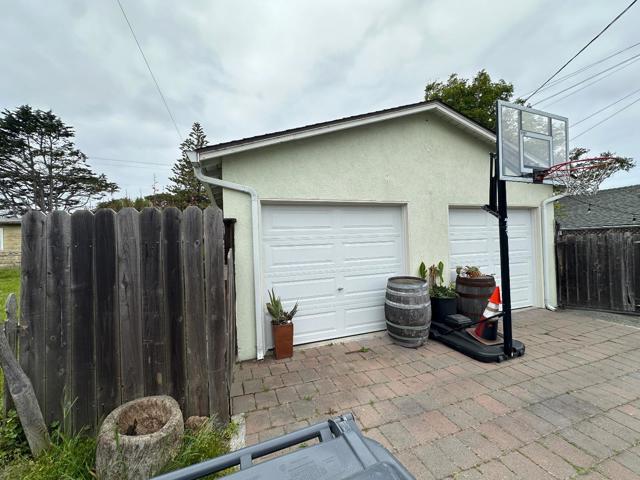 609 Congress Avenue, Pacific Grove CA: https://media.crmls.org/mediaz/1ff53a96-a0ce-4f24-9bf3-99fbbd518bc0.jpg