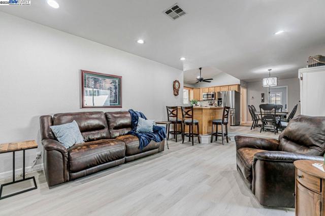 4533 Santa Cruz Ct, Fremont CA: https://media.crmls.org/mediaz/1ff56ff9-b6e5-451b-a785-b27c87b53bd0.jpg