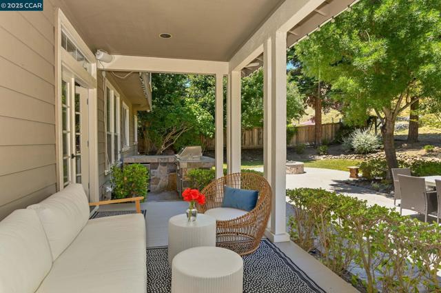 107 Leafield Rd, Danville CA: https://media.crmls.org/mediaz/1ff5c0ea-5d13-4a2c-85a6-a8de4b2385fc.jpg