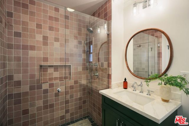 2501 Hermosita Drive photo 22