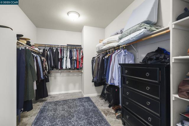 190 Pasilla Ct, Morgan Hill CA: https://media.crmls.org/mediaz/1ff6fd84-48d8-4225-ad28-0b566a575174.jpg