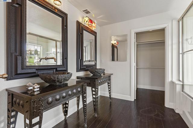 143 Shelterwood Ln, Danville CA: https://media.crmls.org/mediaz/1ff8b3a3-a6af-47e1-b5ee-bb9727aaabba.jpg