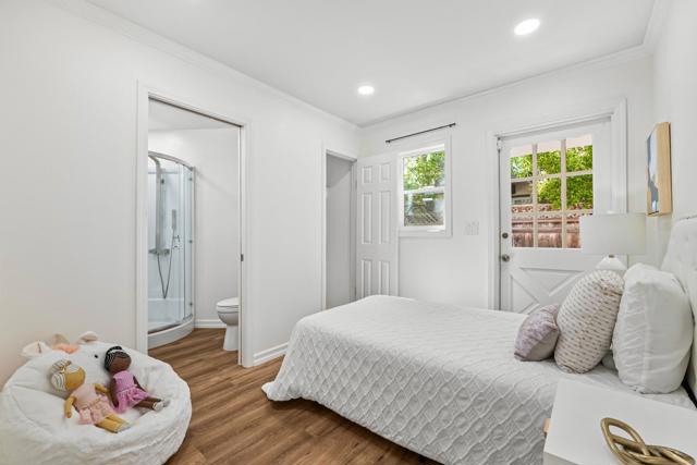 766 Nash Avenue, Menlo Park CA: https://media.crmls.org/mediaz/1ff8bd05-b467-46f8-88b2-d1f8cffa1a0d.jpg