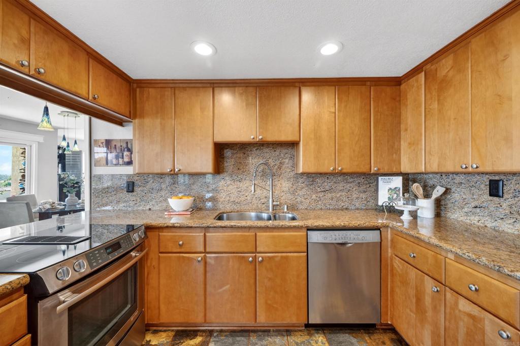 957 Hygeia Avenue - photo 17