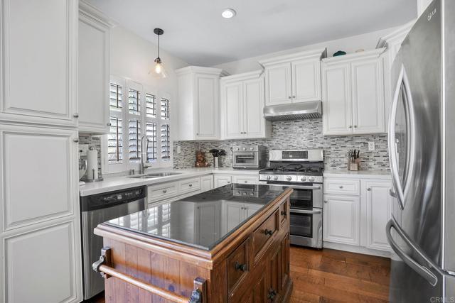 2383 Peacock Valley Road, Chula Vista CA: https://media.crmls.org/mediaz/1ffab5d9-7e56-4dea-aff4-8d28a68fbecc.jpg