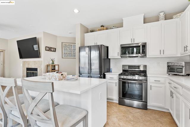 150 Ridge Crest Ct, Oakley CA: https://media.crmls.org/mediaz/1ffb0a7f-1e1a-4616-b8f4-d44eccbbf221.jpg