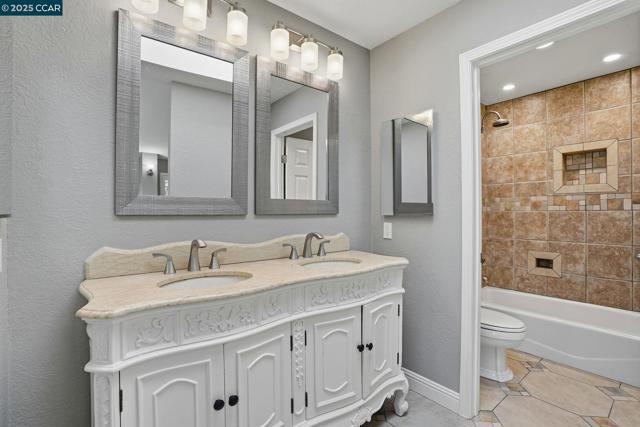 3025 Sunflower Dr, Antioch CA: https://media.crmls.org/mediaz/1ffb5538-b8a7-4a56-b8f6-11c8d4390206.jpg