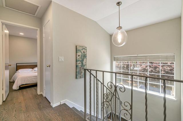 2739 Saint Giles Lane, Mountain View CA: https://media.crmls.org/mediaz/1ffc6e83-c7aa-49f0-bde2-dd724365cbc6.jpg