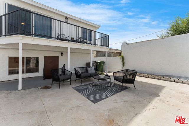 3815 W 60th Street, Los Angeles CA: https://media.crmls.org/mediaz/1ffcc5e4-5586-4c10-8bc6-ee2f4ca42656.jpg