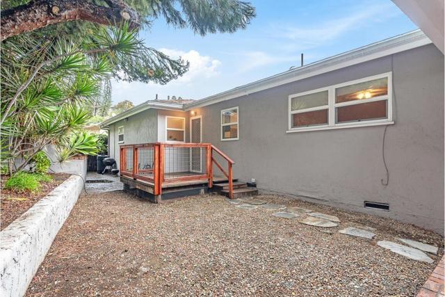 4452 Revillo Dr, San Diego CA: https://media.crmls.org/mediaz/1ffde48d-1ba8-4d50-b14d-f15ba657c222.jpg