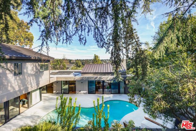 1933 Redcliff Street, Los Angeles CA: https://media.crmls.org/mediaz/1fff01de-d80a-4dd5-bd4e-ee44f264bcd1.jpg