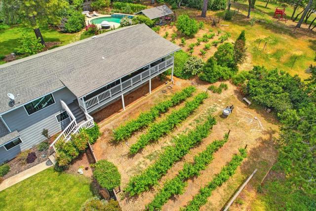 2640 Gayle Lane, Auburn CA: https://media.crmls.org/mediaz/1fff046b-6280-40d4-a2ad-1f3aa756e9ee.jpg