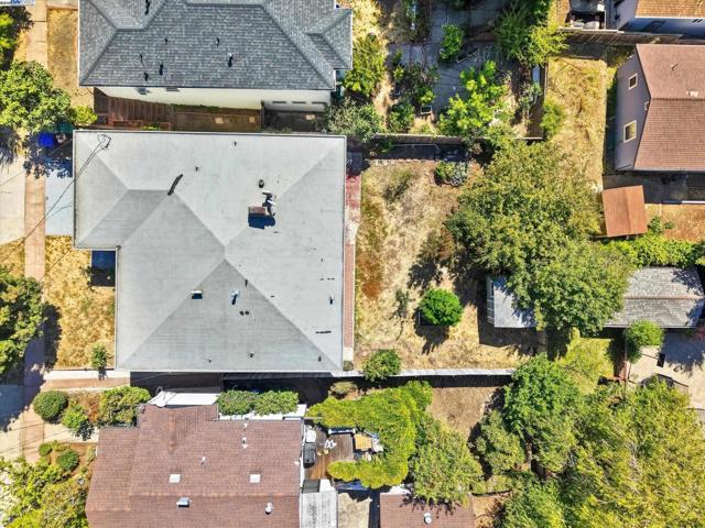 1551 Merced St, Richmond CA: https://media.crmls.org/mediaz/1fff6d38-7750-4e11-9f77-da6c4748395c.jpg