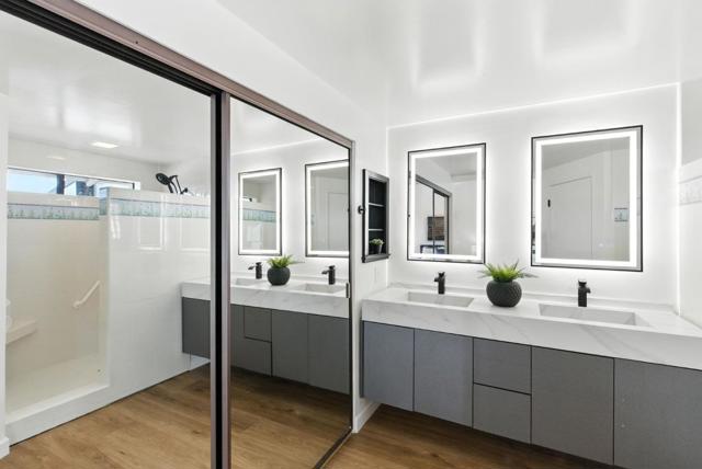 588 Marlin Court, Redwood City CA: https://media.crmls.org/mediaz/1fffff1c-a2ab-42bc-b39a-1c6f8e8ccdb6.jpg