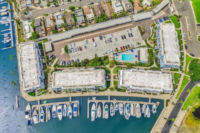 24 Montego, Coronado CA: https://media.crmls.org/mediaz/2000bfd8-66e5-4940-acb9-517c427b7a16.jpg