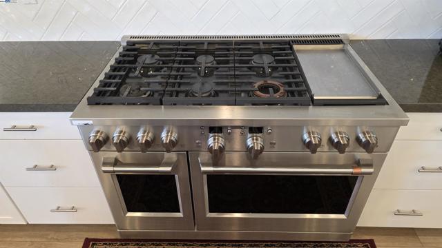 4709 Iron Bird Dr, Folsom CA: https://media.crmls.org/mediaz/20016bfa-163c-4b80-a21a-1978ab001526.jpg