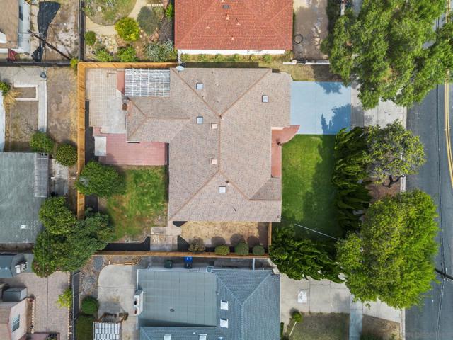 614 Fifth Ave, Chula Vista CA: https://media.crmls.org/mediaz/2001a279-3b39-43ec-8bdf-a1150968fb80.jpg