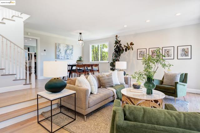 2 Cavendish Ln, Piedmont CA: https://media.crmls.org/mediaz/200241ad-481f-4154-9173-74c2153e14c9.jpg