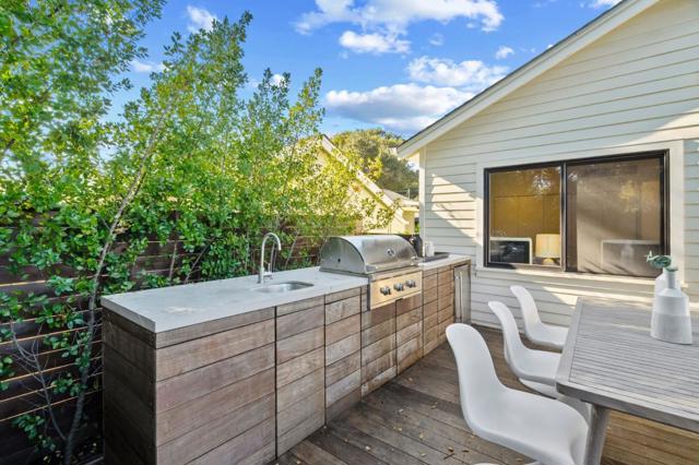 628 8th Avenue, Menlo Park CA: https://media.crmls.org/mediaz/20025680-e097-4ee2-ba04-90d881e2e05d.jpg