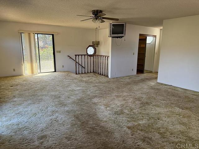 10703 Oak Creek Drive, Lakeside CA: https://media.crmls.org/mediaz/2002e0de-b98c-47fb-a9c7-64b74df40b97.jpg