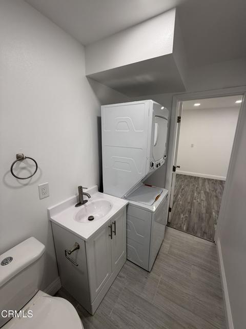 1840 #2 Lookout Drive, Oxnard CA: https://media.crmls.org/mediaz/200315b1-0344-422c-a69f-2866735abb47.jpg