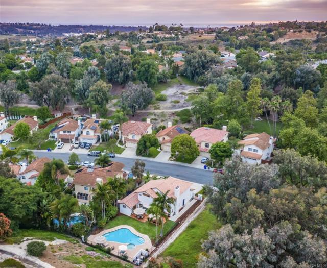 Detail Gallery Image 2 of 59 For 2070 Tiffany Dr, Oceanside,  CA 92056 - 4 Beds | 2/1 Baths