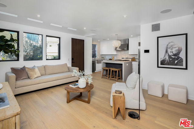 1821 Penmar Avenue, Venice CA: https://media.crmls.org/mediaz/20034570-ec0b-4b7f-a8ec-937beeb904c2.jpg