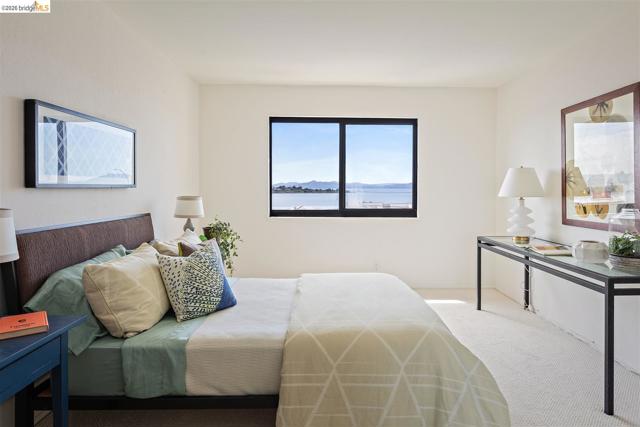 545 Pierce St, Albany CA: https://media.crmls.org/mediaz/20036233-46b3-4215-8c89-10c5c5eef76a.jpg