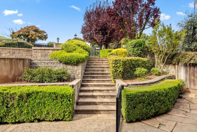 16453 Kings Canyon Court, Morgan Hill CA: https://media.crmls.org/mediaz/200464c4-0111-459b-8871-5ec13989e688.jpg