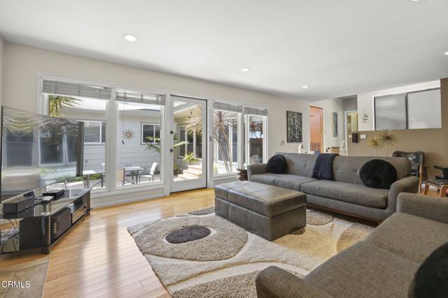 109 Shamrock Drive, Ventura CA: https://media.crmls.org/mediaz/2004b7cd-f502-45c5-82fb-947a5dc45883.jpg