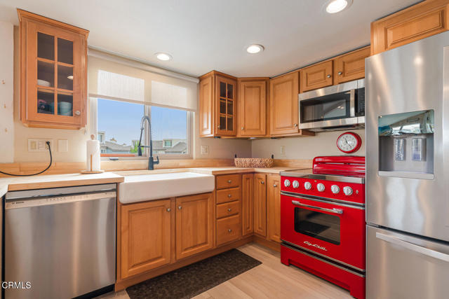 4534 La Brea Street, Oxnard CA: https://media.crmls.org/mediaz/2004f335-5597-45be-b58c-6c5b3e687739.jpg