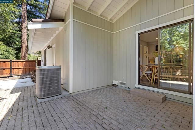 5104 Alhambra Valley Rd, Martinez CA: https://media.crmls.org/mediaz/20057fef-31de-443b-9730-111006ef80d8.jpg