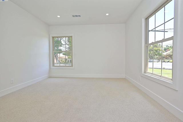 3208 McNutt, Walnut Creek CA: https://media.crmls.org/mediaz/20058090-ba4c-46d0-a150-6bb7e2a81ae2.jpg