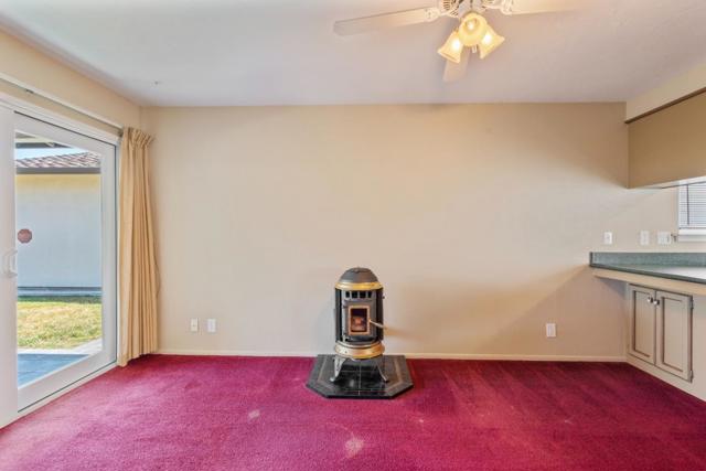 422 Shelley Way, Salinas CA: https://media.crmls.org/mediaz/20059be9-28b8-4dbc-901e-1d026311c5b8.jpg