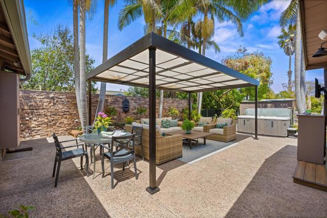 260 27Th St, Del Mar CA: https://media.crmls.org/mediaz/2006f571-e86f-40fb-9415-e2f148f37269.jpg