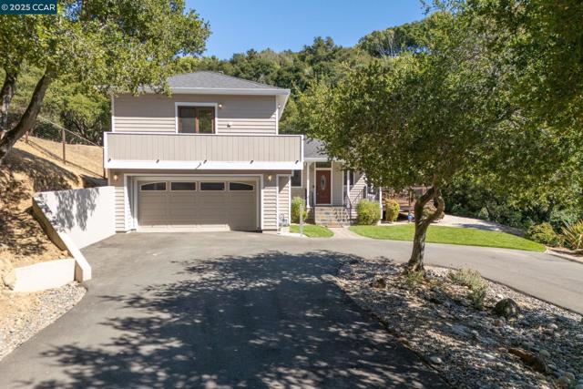 3981 Amyx Ct, Hayward CA: https://media.crmls.org/mediaz/20079d7e-0e79-43b5-816d-ebab280c8946.jpg