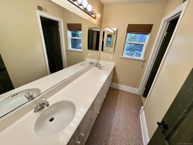 5147 Ruette de Mer, San Diego, California 92130, 5 Bedrooms Bedrooms, ,3 BathroomsBathrooms,Single Family Residence,For Sale,Ruette de Mer,240028735SD