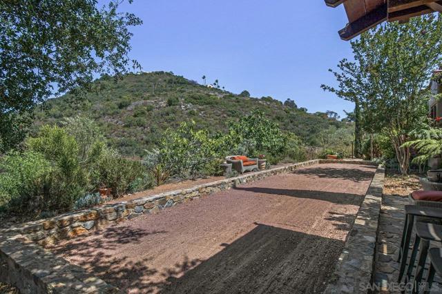 19557 Fortuna Del Este, Escondido CA: https://media.crmls.org/mediaz/2007c838-6bfa-4e92-b303-420138c6efa4.jpg