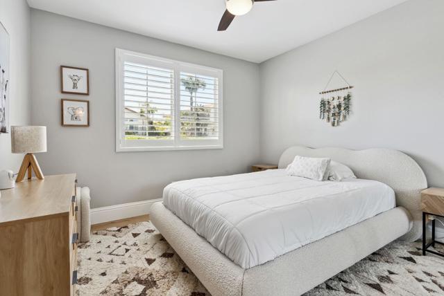 1568 Sapphire Dr, Carlsbad CA: https://media.crmls.org/mediaz/2007dfba-fef3-40f5-9bac-c79dc102446a.jpg