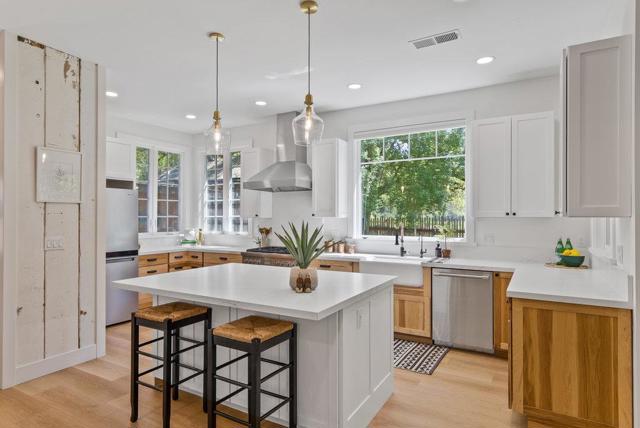4200 Glenwood Drive, Scotts Valley CA: https://media.crmls.org/mediaz/20082b56-c6b3-43b8-b1de-de5a16b44a4f.jpg