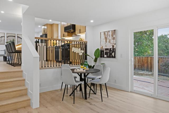 422 Liquidambar Way, Sunnyvale CA: https://media.crmls.org/mediaz/20082f98-ac29-42bf-b03c-f6006b954542.jpg