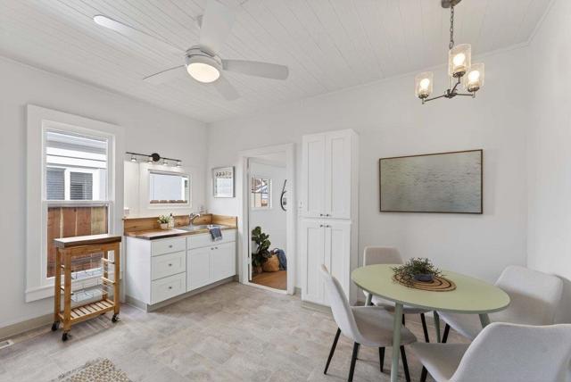 222 2nd Avenue, Santa Cruz CA: https://media.crmls.org/mediaz/2008de89-309b-44b0-a4ee-e1406b62d21d.jpg