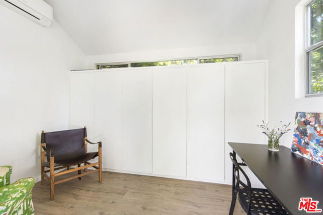 2027 Park Drive, Los Angeles CA: https://media.crmls.org/mediaz/20099d49-20e1-4ad3-ac85-4c1259c7e20f.jpg
