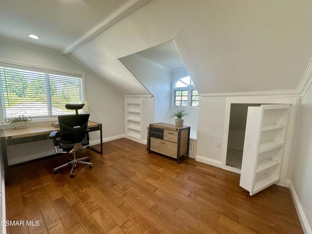 31923 Watergate Court, Westlake Village CA: https://media.crmls.org/mediaz/200a02e5-3023-461b-81e9-328ae7c1eca7.jpg