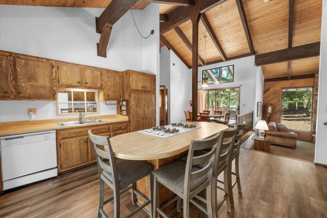 43706 Sand Canyon Road, Big Bear CA: https://media.crmls.org/mediaz/200a4f97-8f93-40d3-8f07-eac6670df9ea.jpg