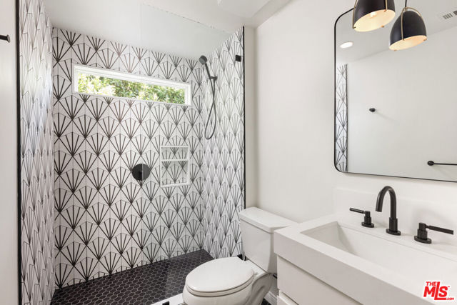 7676 Coldwater Canyon Court, North Hollywood CA: https://media.crmls.org/mediaz/200a5055-4fde-493a-8e3c-5ebbbcde6550.jpg