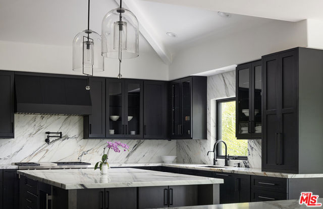28902 Verde Mesa Lane, Malibu CA: https://media.crmls.org/mediaz/200a6bc6-2437-4081-b063-6f1af24ceb86.jpg